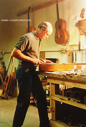 �N���V�b�N�M�^�[�@���o�[�g�E���b�N